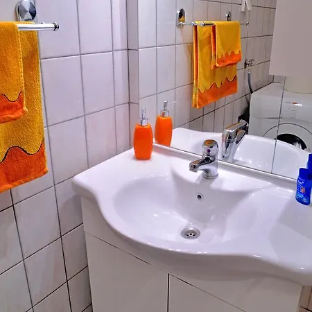 Mia Apartment Split